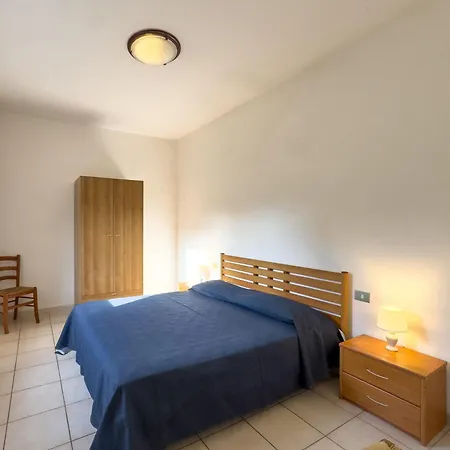 Marroni Anna ** Apartamento